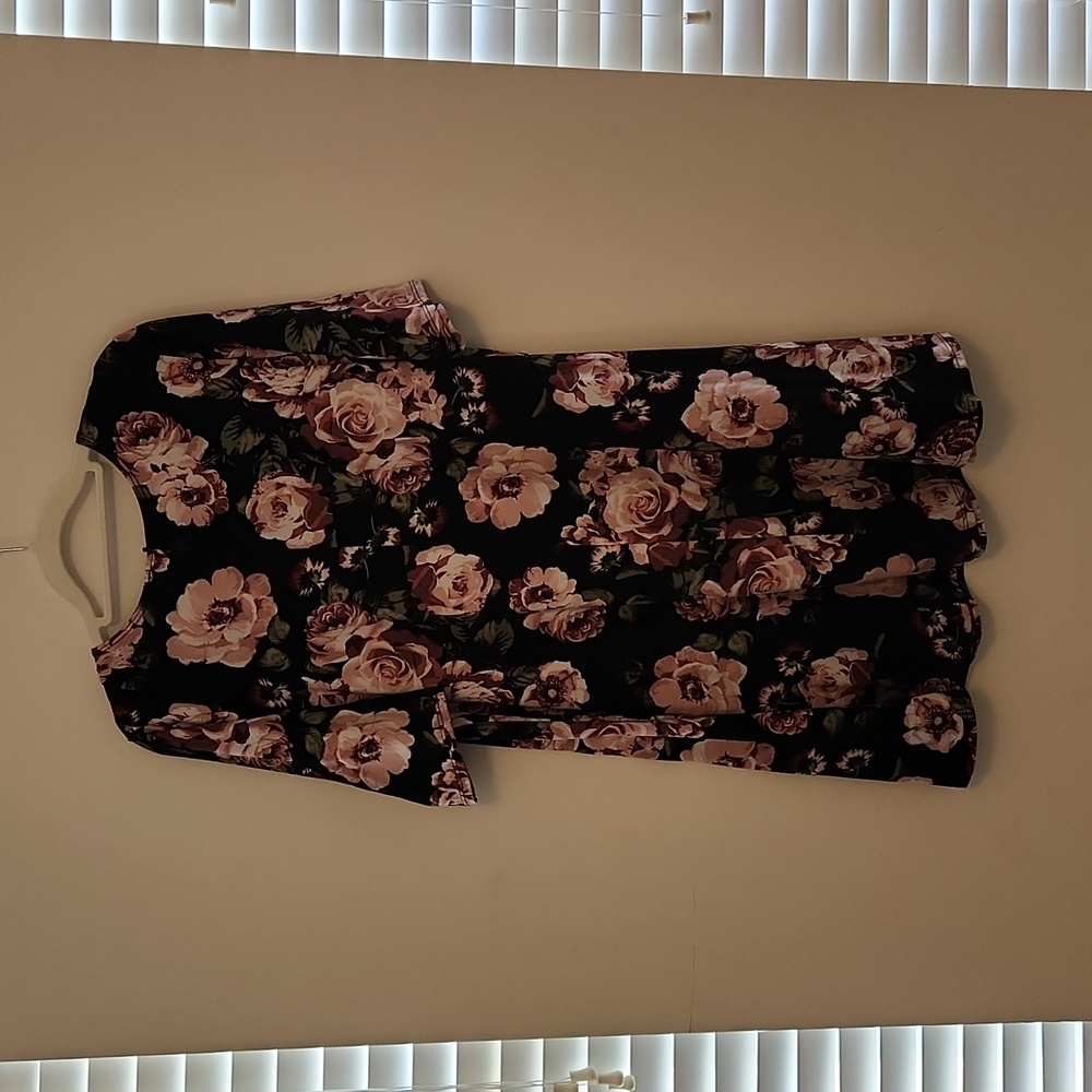 Floral dress, size 1X - Picture 2 of 5